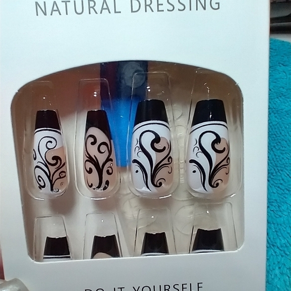 Press on nails black swirl white nude set - Picture 2 of 2